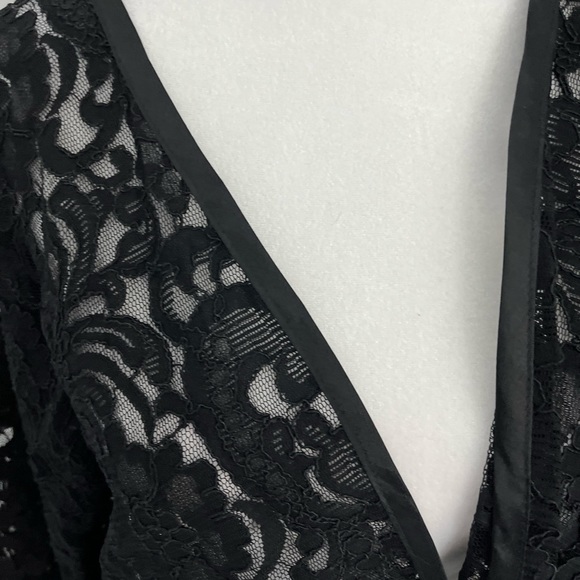 Complete Your  Look With This Chic Black Scarf - Picture 4 of 4